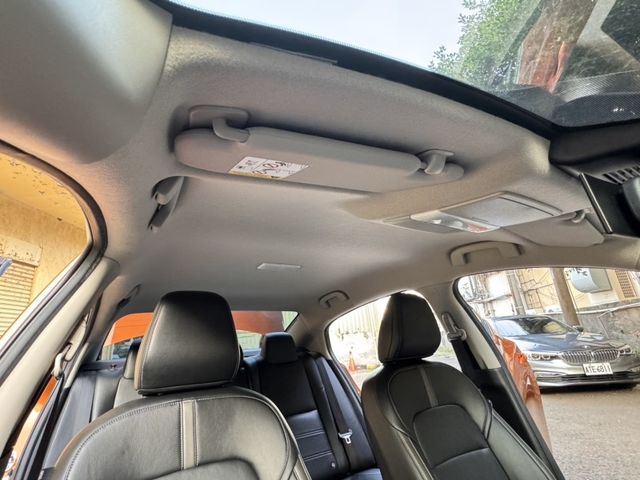 Nissan Sentra  第15張相片