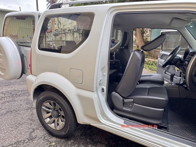 Suzuki Jimny  第8張相片