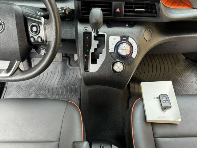 Toyota SIENTA  第17張相片