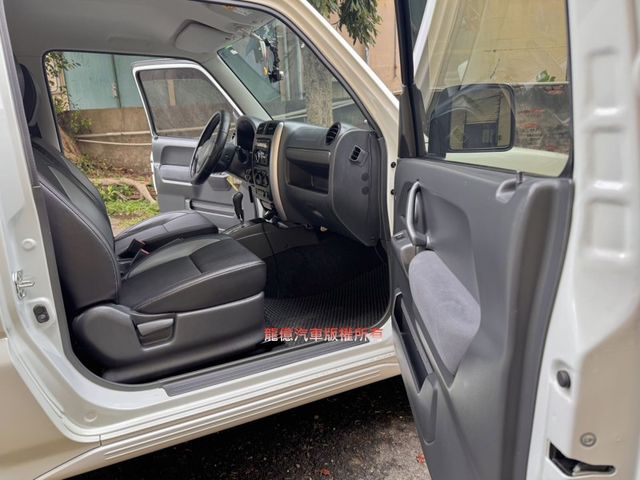 Suzuki Jimny  第9張相片