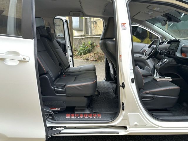 Toyota SIENTA  第7張相片