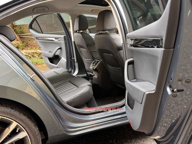 Skoda Superb  第8張相片