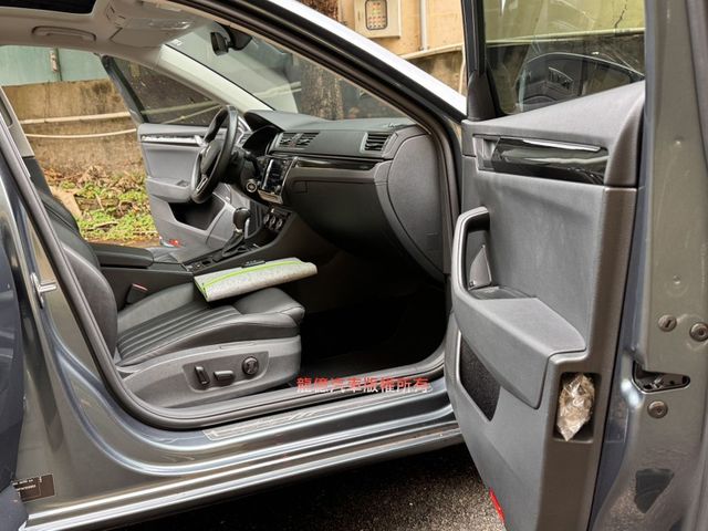 Skoda Superb  第9張相片
