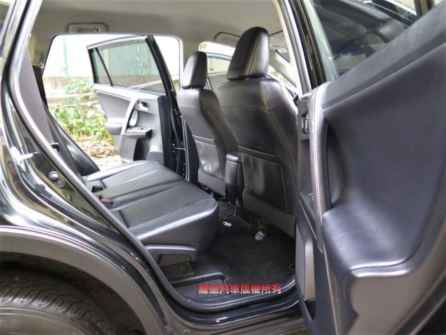 Toyota RAV4  第7張相片