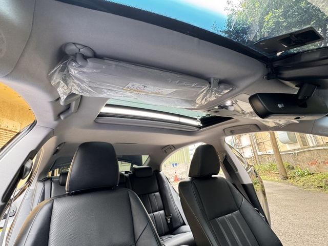 Lexus ES  第16張相片