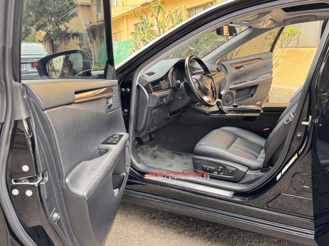 Lexus ES  第5張相片