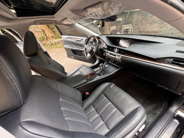 Lexus ES  第18張相片