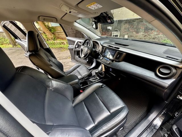 Toyota RAV4  第18張相片