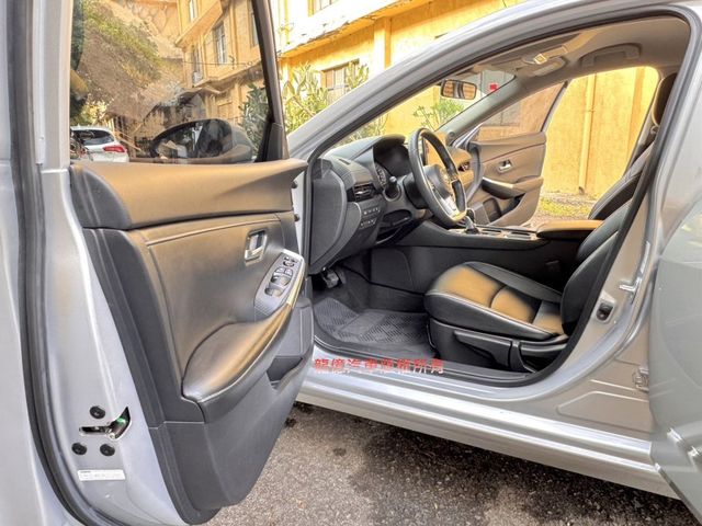 Nissan Sentra  第5張相片