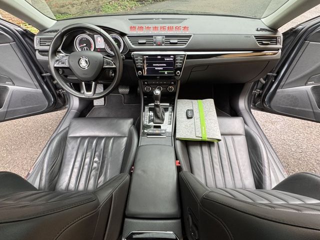 Skoda Superb  第3張相片