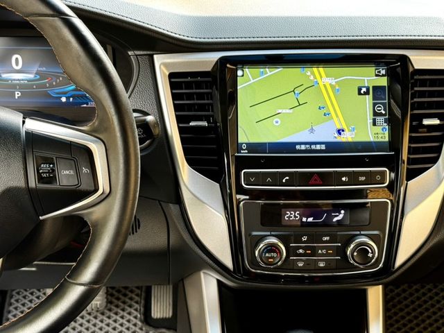 Mitsubishi Grand Lancer  第16張相片