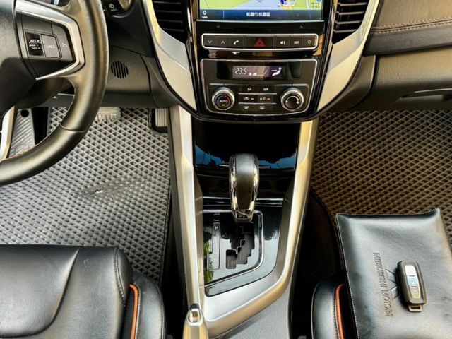 Mitsubishi Grand Lancer  第18張相片