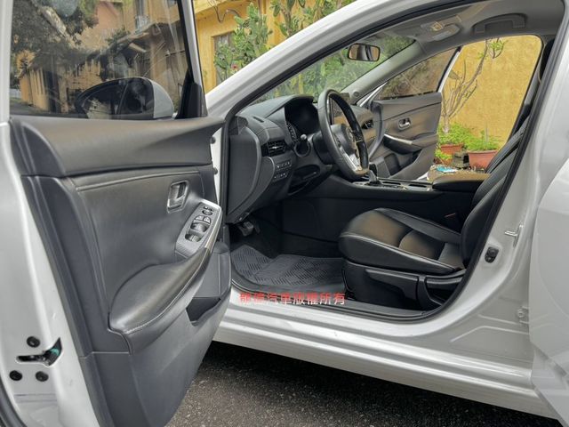 Nissan Sentra  第5張相片