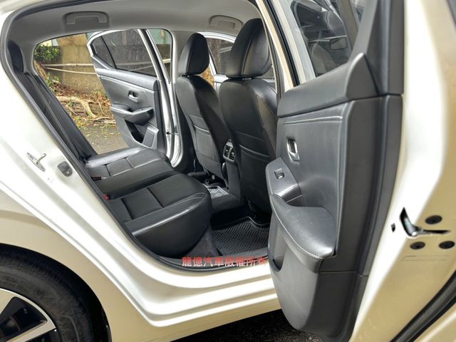 Nissan Sentra  第8張相片