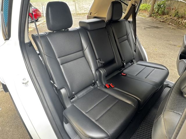 全車原版件旗艦版24年自動跟車盲點車偏數位儀表雙電動椅電動尾門抬頭BOSE音響  第14張相片