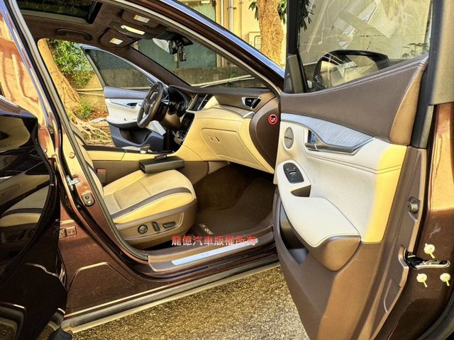 Infiniti QX50  第9張相片