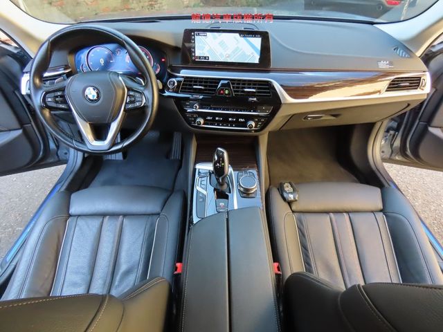 BMW/ 寶馬 530i Luxury  第7張相片