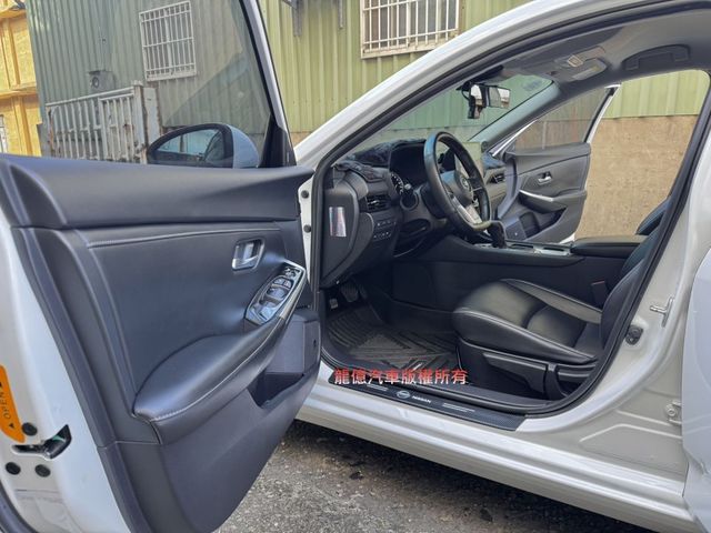 Nissan Sentra  第9張相片