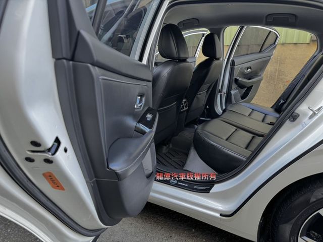 Nissan Sentra  第11張相片