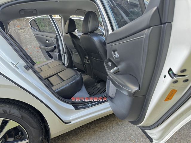 Nissan Sentra  第15張相片