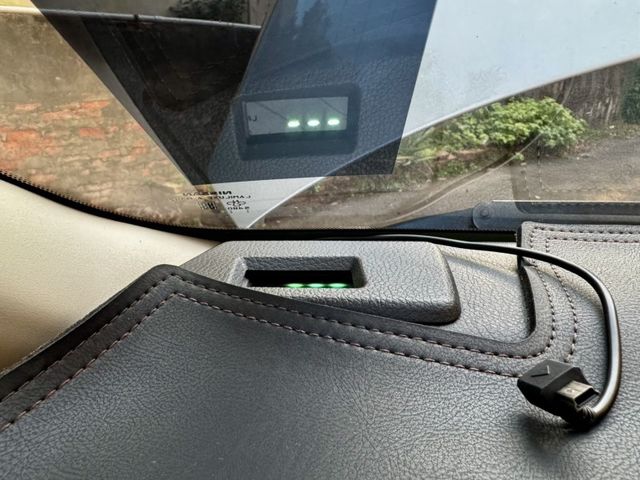 全車原版件僅跑14萬小資代步首選10年式雙安安卓影音霧燈恆溫抬頭皮椅省油大空間  第7張相片