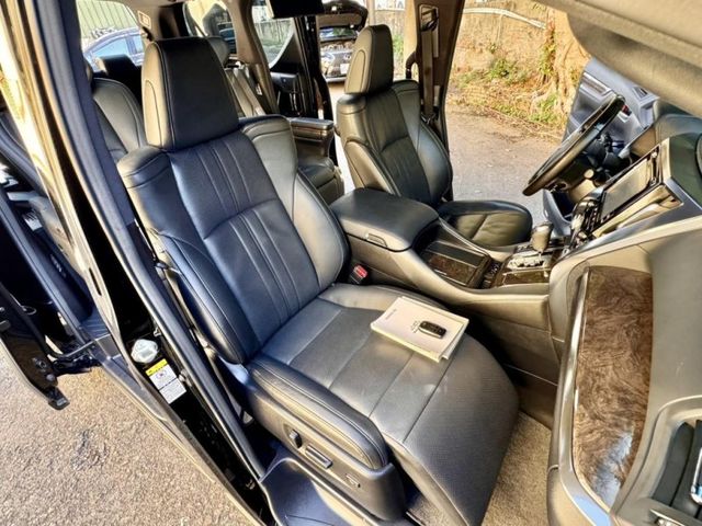 Toyota ALPHARD  第17張相片