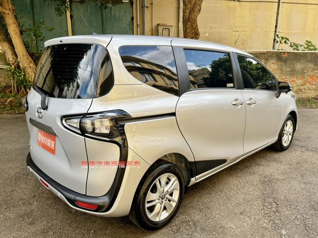 Toyota SIENTA  第6張相片
