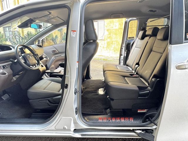 Toyota SIENTA  第10張相片