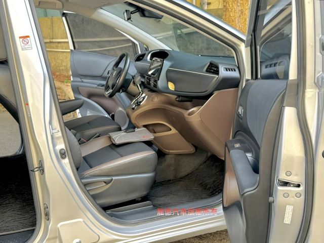 Toyota SIENTA  第13張相片