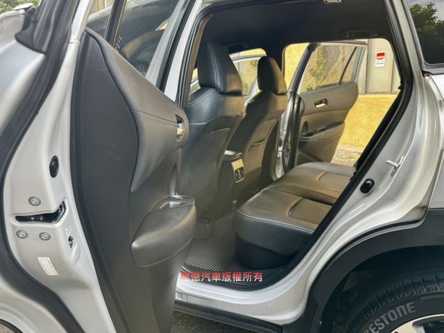 Toyota Cross  第10張相片