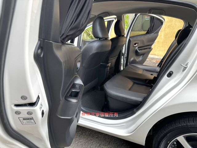 Toyota Prius  第10張相片