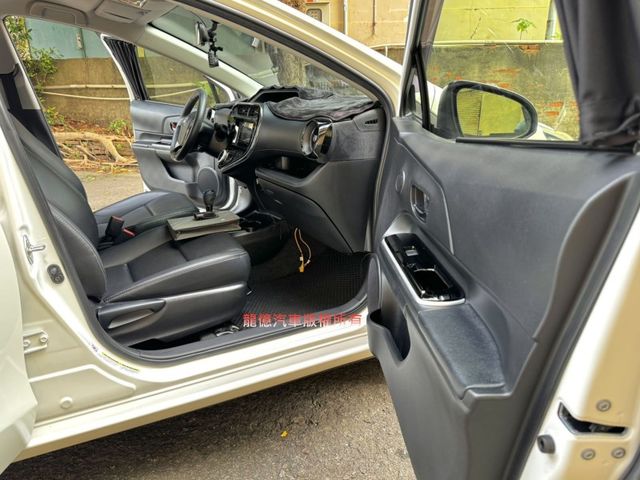 Toyota Prius  第13張相片