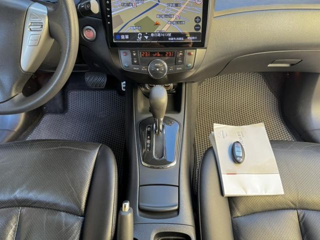 Nissan Tiida  第1張相片