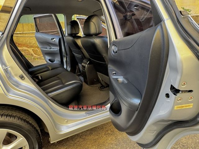 Nissan Tiida  第11張相片