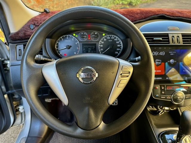 Nissan Tiida  第19張相片