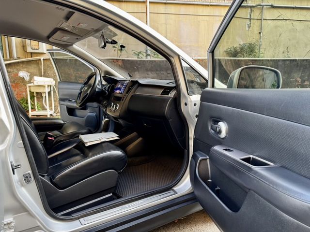 Nissan Tiida  第12張相片