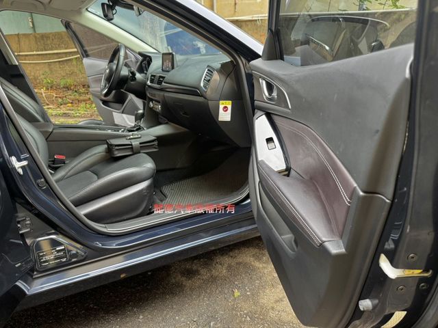 Mazda Mazda3  第12張相片