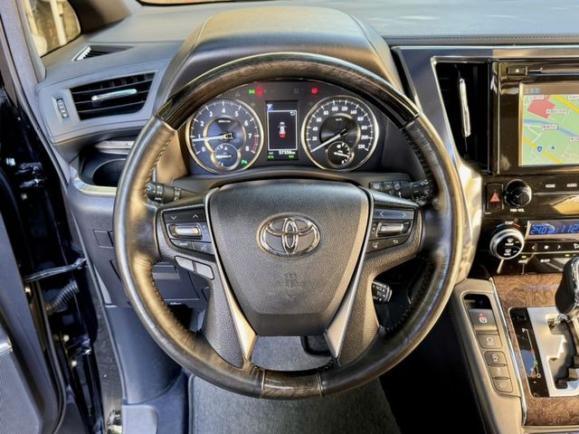 Toyota ALPHARD  第19張相片