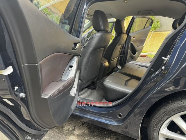 Mazda Mazda3  第9張相片