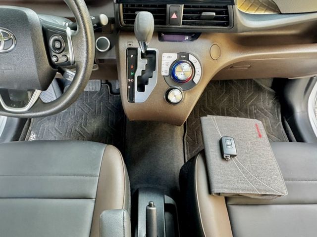 Toyota SIENTA  第1張相片