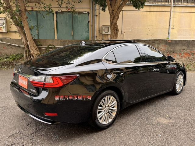 Lexus ES  第5張相片