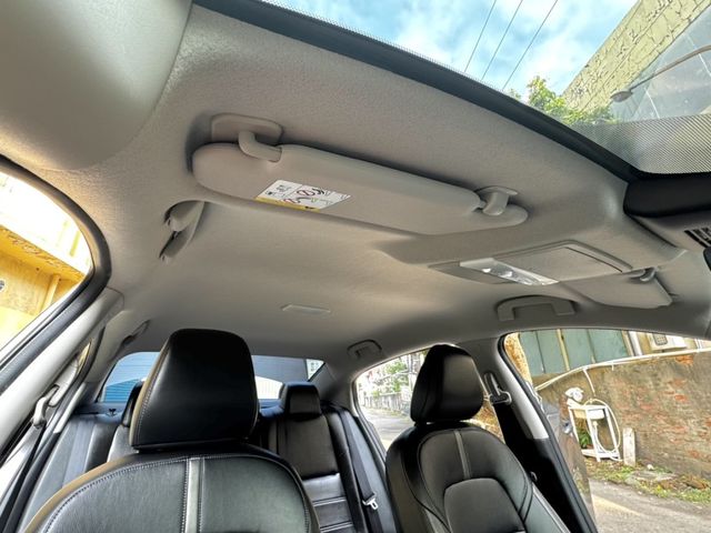 Nissan Sentra  第16張相片