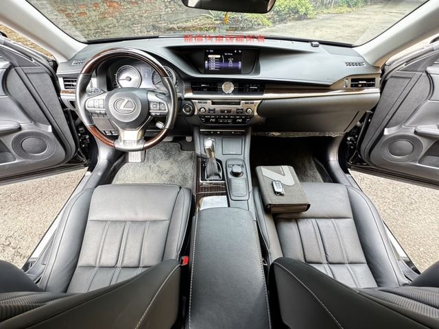 Lexus ES  第6張相片