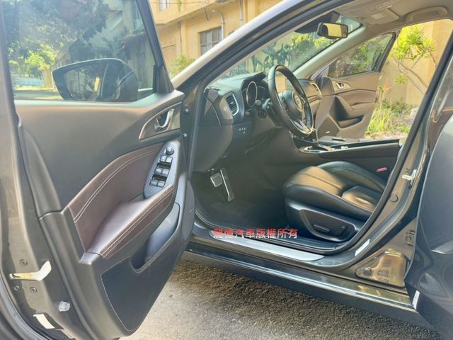 Mazda Mazda3  第8張相片