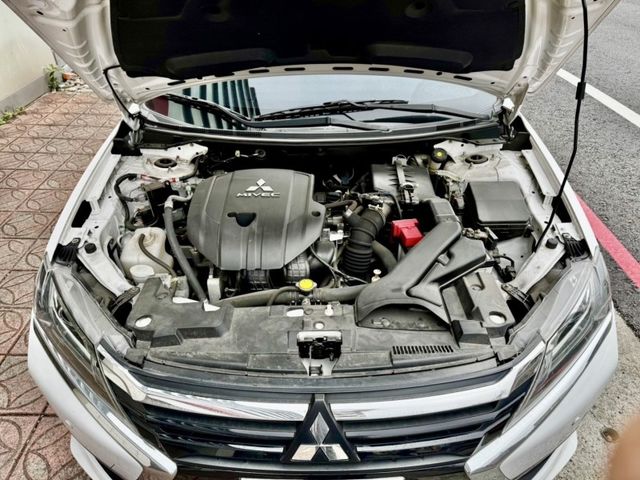 Mitsubishi Lancer  第3張相片