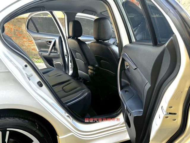 Mitsubishi Grand Lancer  第11張相片