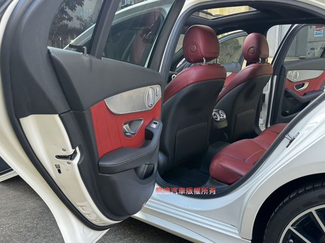 Mercedes-Benz/賓士 C300  第9張相片