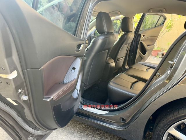 Mazda Mazda3  第9張相片