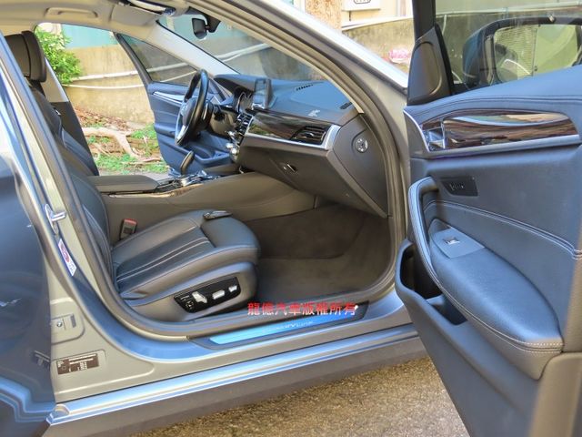 BMW/ 寶馬 530i Luxury  第12張相片