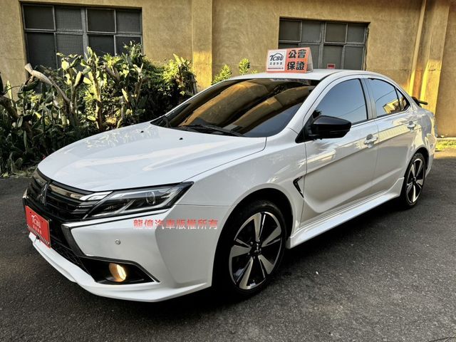 僅跑3.7萬全車原鈑件20年魅力版盲點數位儀表IKEY影音循跡8安定速快撥恆溫  第4張相片